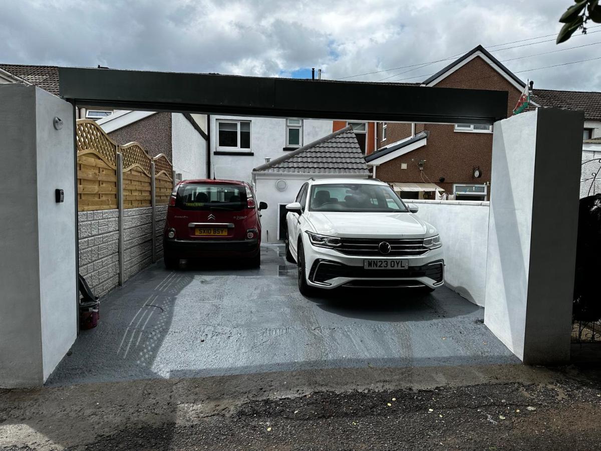 Clare Street - 3 Bedroom House With Private Parking Merthyr Tydfil Exterior foto